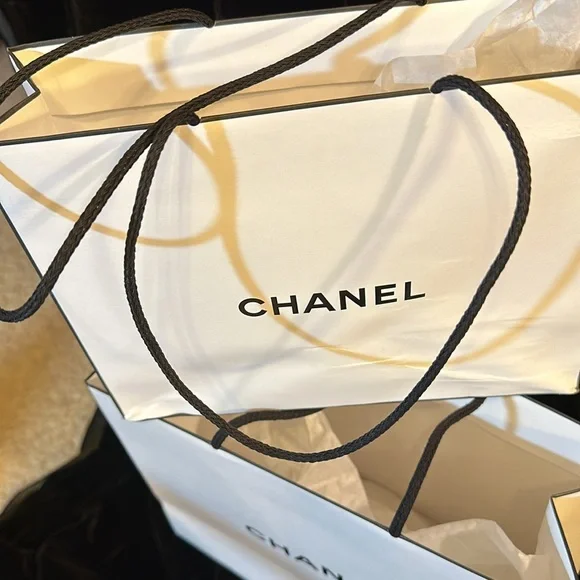 Chanel Shopping bags - Picture 2 of 3